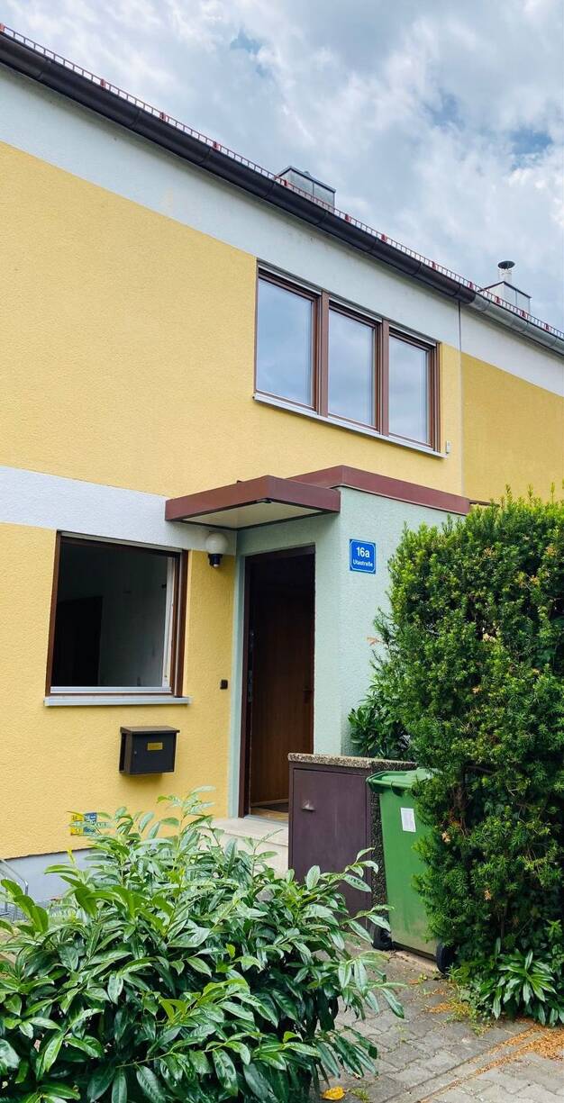 Reihenmittelhaus zum Kauf 699.000 € 6 Zimmer 147 m² 250 m² Grundstück frei ab sofort Utastraße 16 Westheim Regensburg 93049