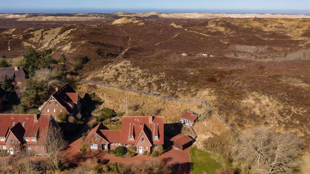 Haus zum Kauf 2.690.000 € 15 Zimmer 390 m² 2.200 m² Grundstück List 25992