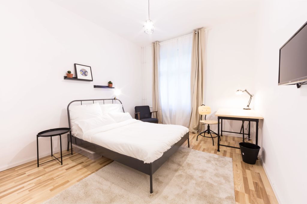 Wohnung zur Miete Wohnen auf Zeit 1.090 € 2 Zimmer 15 m²<br/>Wohnfläche 07.11.2024<br/>Verfügbarkeit Gubenerstraße 19 Friedrichshain Berlin 10243