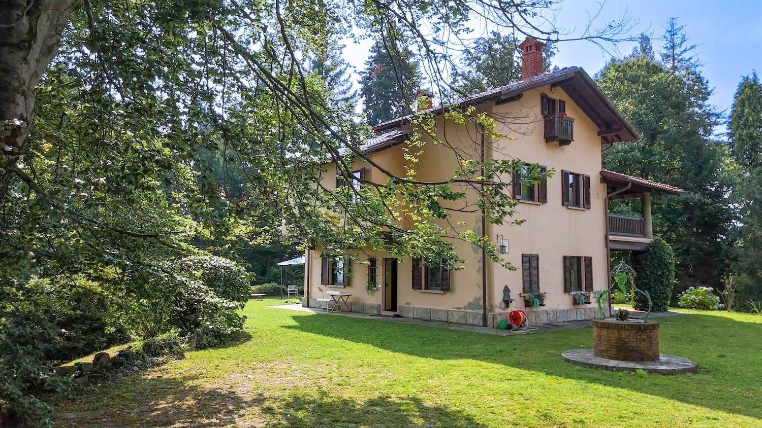 Villa zum Kauf 920.000 € 7 Zimmer 425 m²<br/>Wohnfläche 2.170 m²<br/>Grundstück Seeblick Gignese 28836