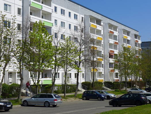 Wohnung zur Miete 336 € 2,5 Zimmer 67,3 m² 4. Geschoss frei ab sofort Raupenhainer Straße 36 Borna 04552
