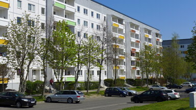 Wohnung zur Miete 336 € 2,5 Zimmer 67,3 m² 4. Geschoss frei ab sofort Raupenhainer Straße 36 Borna Borna 04552