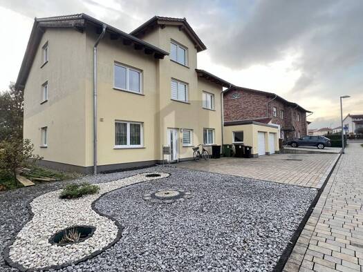 Mehrfamilienhaus zum Kauf 547.000 € 7 Zimmer 209 m² 638 m² Grundstück Großenritte Baunatal 34225