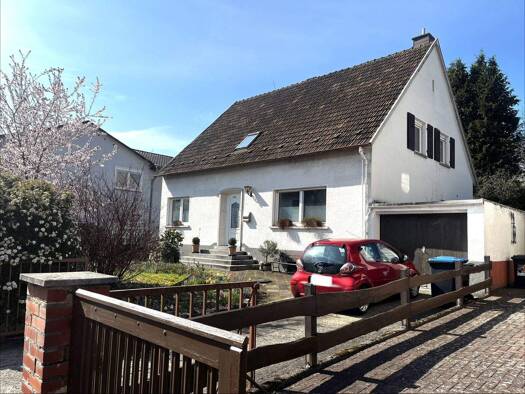 Einfamilienhaus zur Miete 1.200 € 5,5 Zimmer 165 m² 1.008 m² Grundstück frei ab 01.06.2026 Hassel Sankt Ingbert 66386