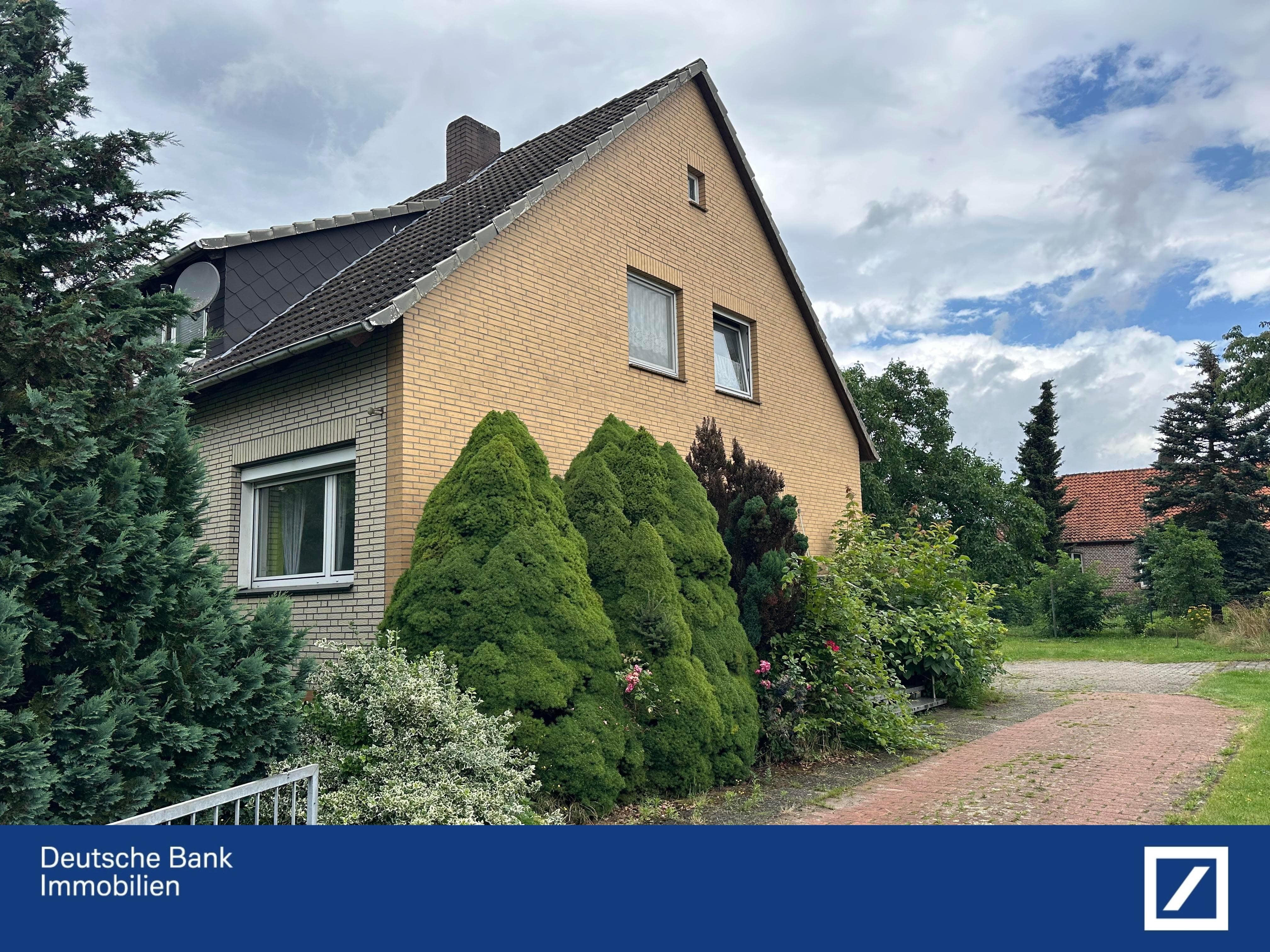 Mehrfamilienhaus zum Kauf 260.000 € 8 Zimmer 175 m²<br/>Wohnfläche 1.021 m²<br/>Grundstück Helstorf Neustadt 31535