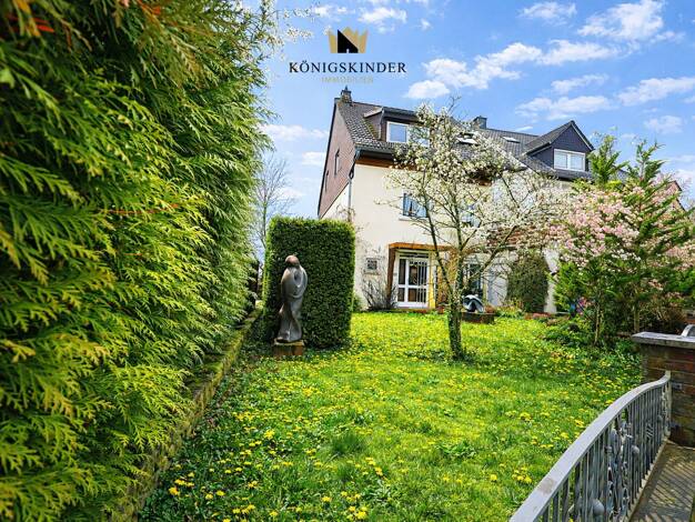 Doppelhaushälfte zum Kauf provisionsfrei 555.000 € 7 Zimmer 258 m² 562 m² Grundstück Oberjosbach Niedernhausen / Oberjosbach 65527