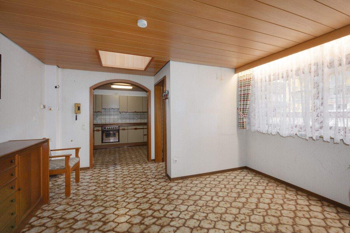 Immobilie in Königsbach-Stein - Viel Platz für Familie & Ideen - Doppelhaushälfte mit Wintergarten und Nebengebäude im OT Stein! - Bild 4