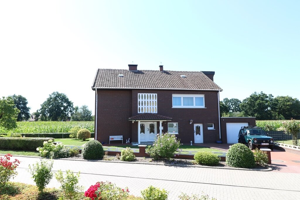 Mehrfamilienhaus zum Kauf 290.000 € 8 Zimmer 183 m²<br/>Wohnfläche 940 m²<br/>Grundstück Cloppenburg Cloppenburg 49661