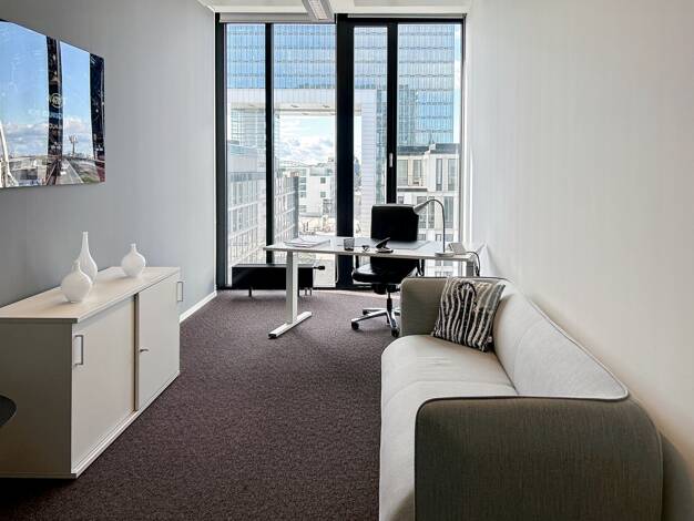 Bürofläche zur Miete provisionsfrei 759 € 50 m² Bürofläche teilbar von 10 m² bis 50 m² Im Zollhafen 18 Altstadt-Süd Köln 50678