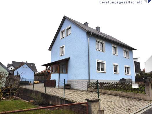 Mehrfamilienhaus zum Kauf provisionsfrei 255.000 € 9 Zimmer 184 m² 706 m² Grundstück Kümmersbruck 92245