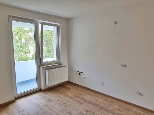 Wohnung zur Miete 550 € 3,5 Zimmer Geschoss 3/4 frei ab sofort Karl-Lehr-Str. 163 Neudorf-Süd Duisburg-Mitte 47057