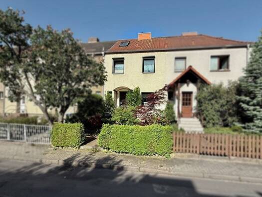 Reihenmittelhaus zum Kauf 248.000 € 4 Zimmer 110 m² 230 m² Grundstück frei ab sofort Damaschkestraße Halle 06130