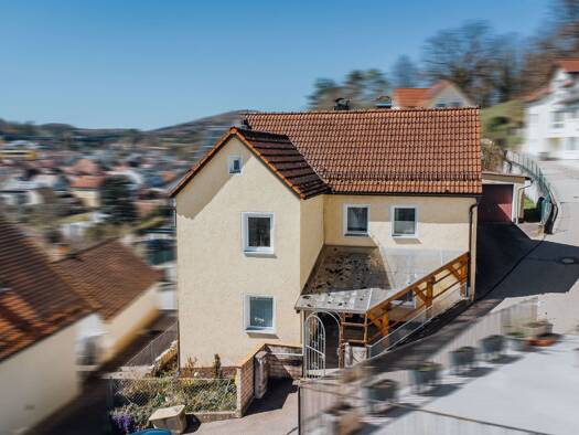 Einfamilienhaus zum Kauf 189.000 € 6 Zimmer 120 m² 504 m² Grundstück frei ab sofort Beratzhausen Beratzhausen 93176