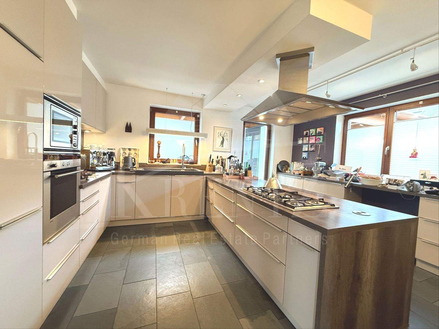 Immobilie in Feucht - Exklusive Villa auf parkähnlichem Grundstück - optional mit zusätzlichem Baugrund - Bild 2