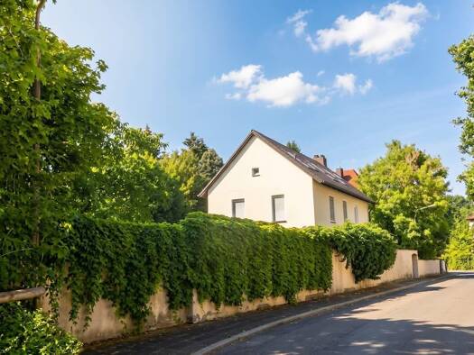 Einfamilienhaus zum Kauf provisionsfrei 1.150.000 € 7 Zimmer 204 m² 525 m² Grundstück Tullnau Nürnberg 90402
