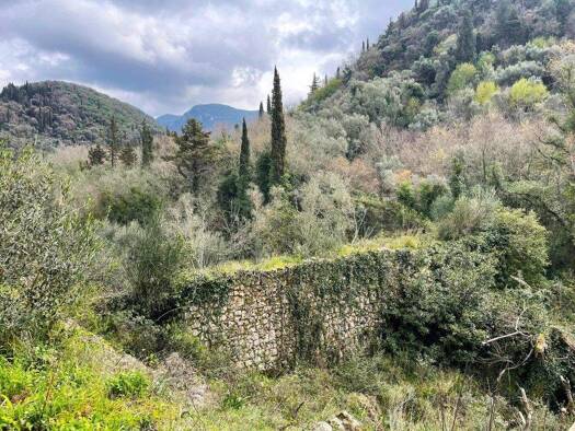 Land-/Forstwirtschaft zum Kauf 3.300.000 € 91.445 m² Grundstück Korfu