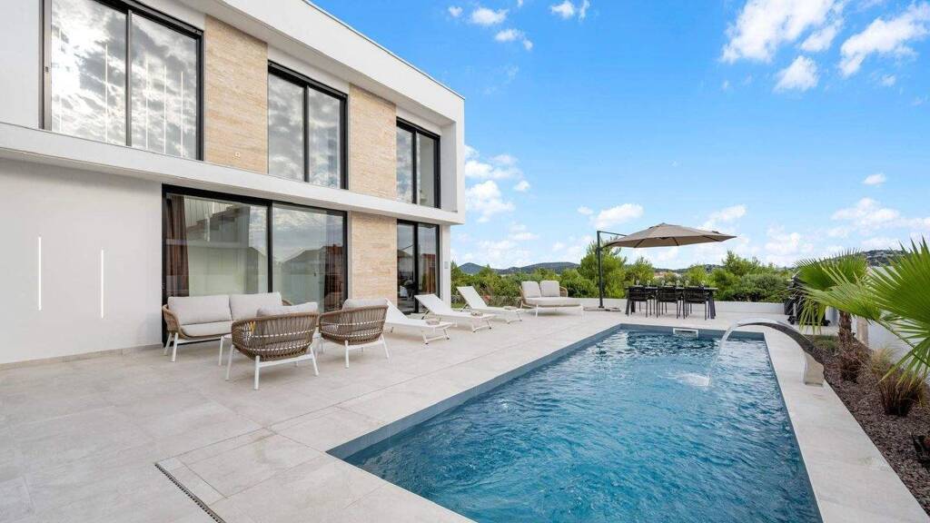 Villa zum Kauf 900.000 € 182 m² Tribunj