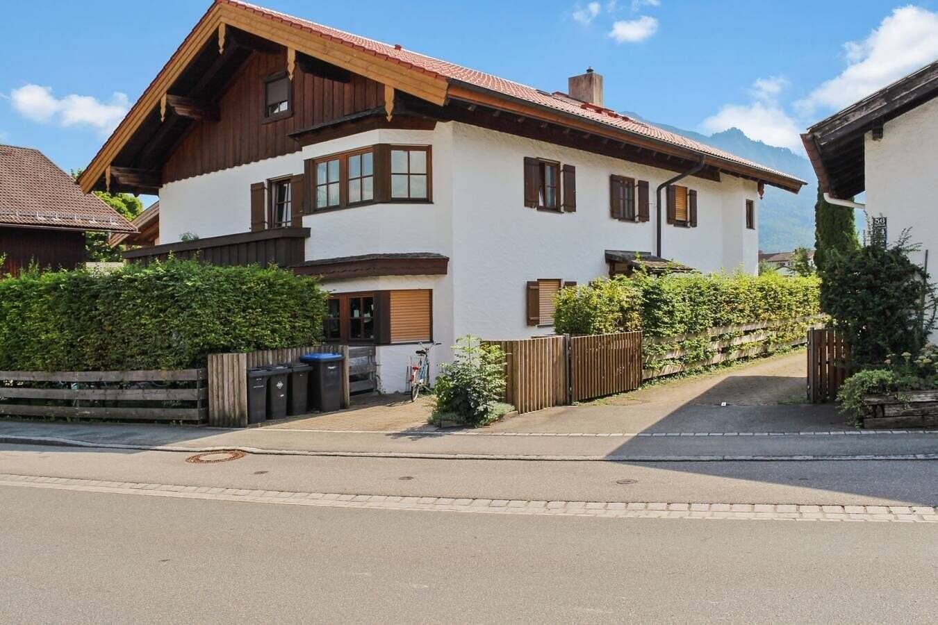 Mehrfamilienhaus zum Kauf 1.350.000 € 325,2 m²<br/>Wohnfläche 619 m²<br/>Grundstück Brannenburg 83098