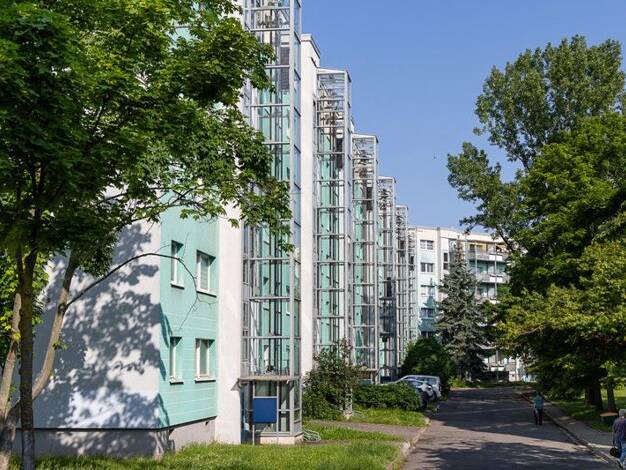 Wohnung zur Miete 641 € 4 Zimmer 77,5 m² 3. Geschoss frei ab 19.09.2026 Finsterwalder Straße 35 Prohlis-Süd Ortsamtsbereich Prohlis 01239