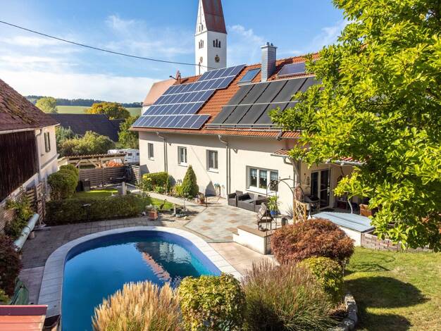 Einfamilienhaus zum Kauf 649.000 € 7 Zimmer 241 m² 905 m² Grundstück Kirchhaslach Kirchhaslach 87755