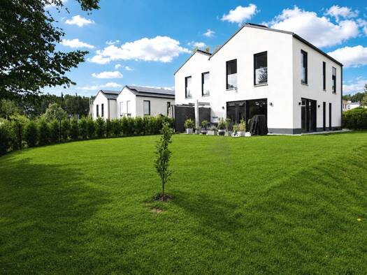 Doppelhaushälfte zur Miete 1.949 € 4,5 Zimmer 134 m² 500 m² Grundstück frei ab 01.12.2026 Kurze Straße 9 Rabenstein Rabenstein 09117