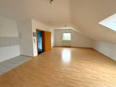Wohnung zur Miete 530 € 2 Zimmer 54 m² Dachgeschoss, 3. Geschoss frei ab sofort Wiesental Waghäusel 68753
