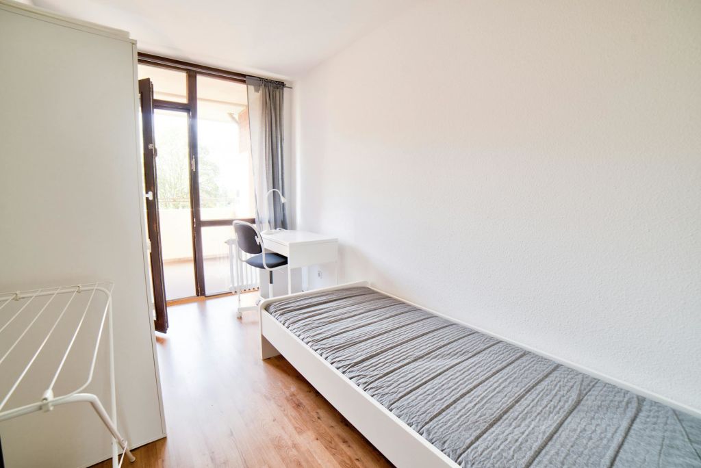 Wohnung zur Miete Wohnen auf Zeit 619 € 1 Zimmer 9 m²<br/>Wohnfläche 06.01.2025<br/>Verfügbarkeit Kölner Landstraße Wersten Düsseldorf 40589