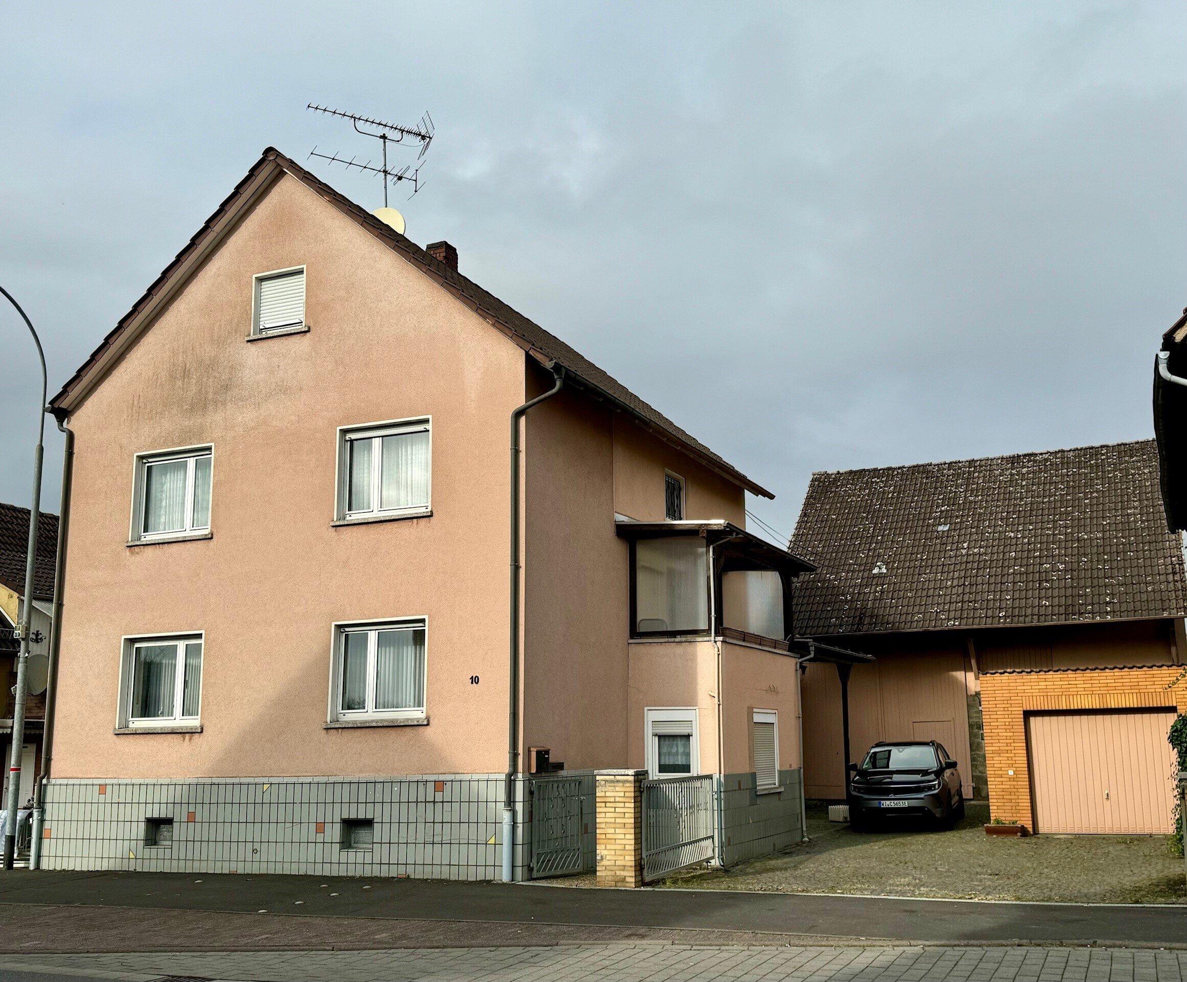 Einfamilienhaus zum Kauf 240.000 € 4 Zimmer 134 m²<br/>Wohnfläche 749 m²<br/>Grundstück Lindenstruth Reiskirchen 35447