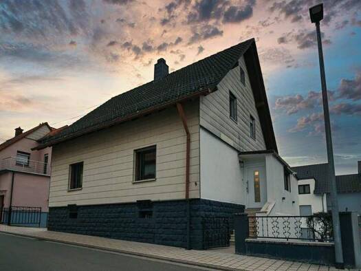 Einfamilienhaus zur Miete - Erstbezug 2.650 € 8 Zimmer 225 m² 450 m² Grundstück Miesenbach 66877