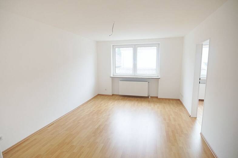 Wohnung zur Miete 495 € 2 Zimmer 66 m² 1. Geschoss frei ab 01.07.2025 Kreuzwehrstraße 3 Innenstadt Coburg 96450