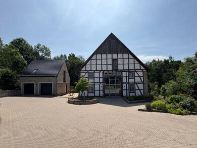 Haus zum Kauf 785.000 € 8,5 Zimmer 232 m² 5.057 m² Grundstück Detmold / Oettern-Bremke 32758