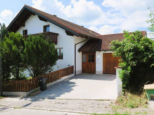 Doppelhaushälfte zur Miete 1.291 € 5 Zimmer 178 m² 357 m² Grundstück frei ab sofort Rattenkirchen 84431