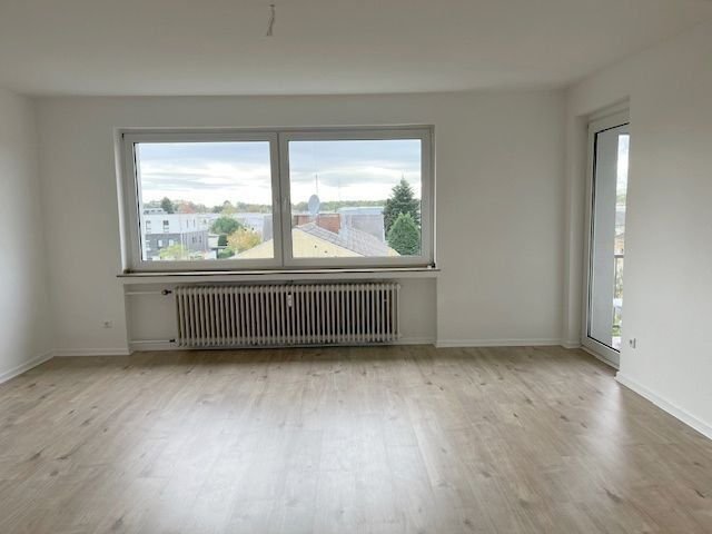 Wohnung zur Miete 635 € 4 Zimmer 100 m²<br/>Wohnfläche 3.<br/>Geschoss ab sofort<br/>Verfügbarkeit Stadtkern Jülich 52428