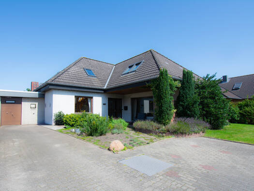 Einfamilienhaus zum Kauf 359.000 € 6 Zimmer 170 m² 849 m² Grundstück Meldorf 25704