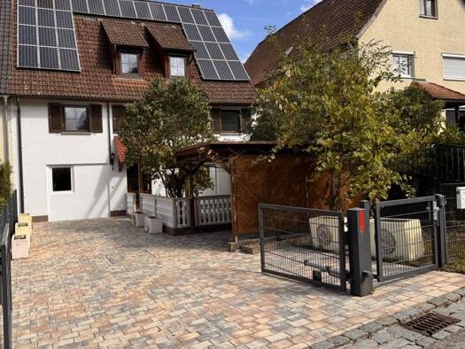 Haus zum Kauf 490.000 € 8 Zimmer 183 m² 303 m² Grundstück Kirchberg 5 Vöhringen 72189