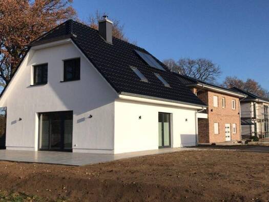 Einfamilienhaus zur Miete - Erstbezug 1.589 € 5 Zimmer 116 m² 500 m² Grundstück frei ab sofort Bad Segeberg 23795