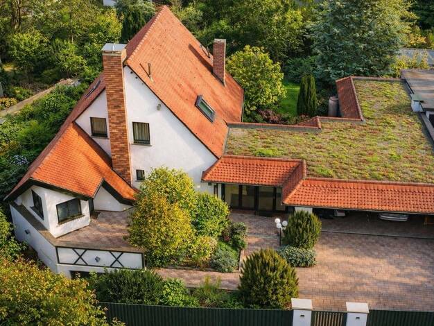 Einfamilienhaus zur Miete 2.400 € 7 Zimmer 350 m² 1.100 m² Grundstück Weiherhof Zirndorf 90513