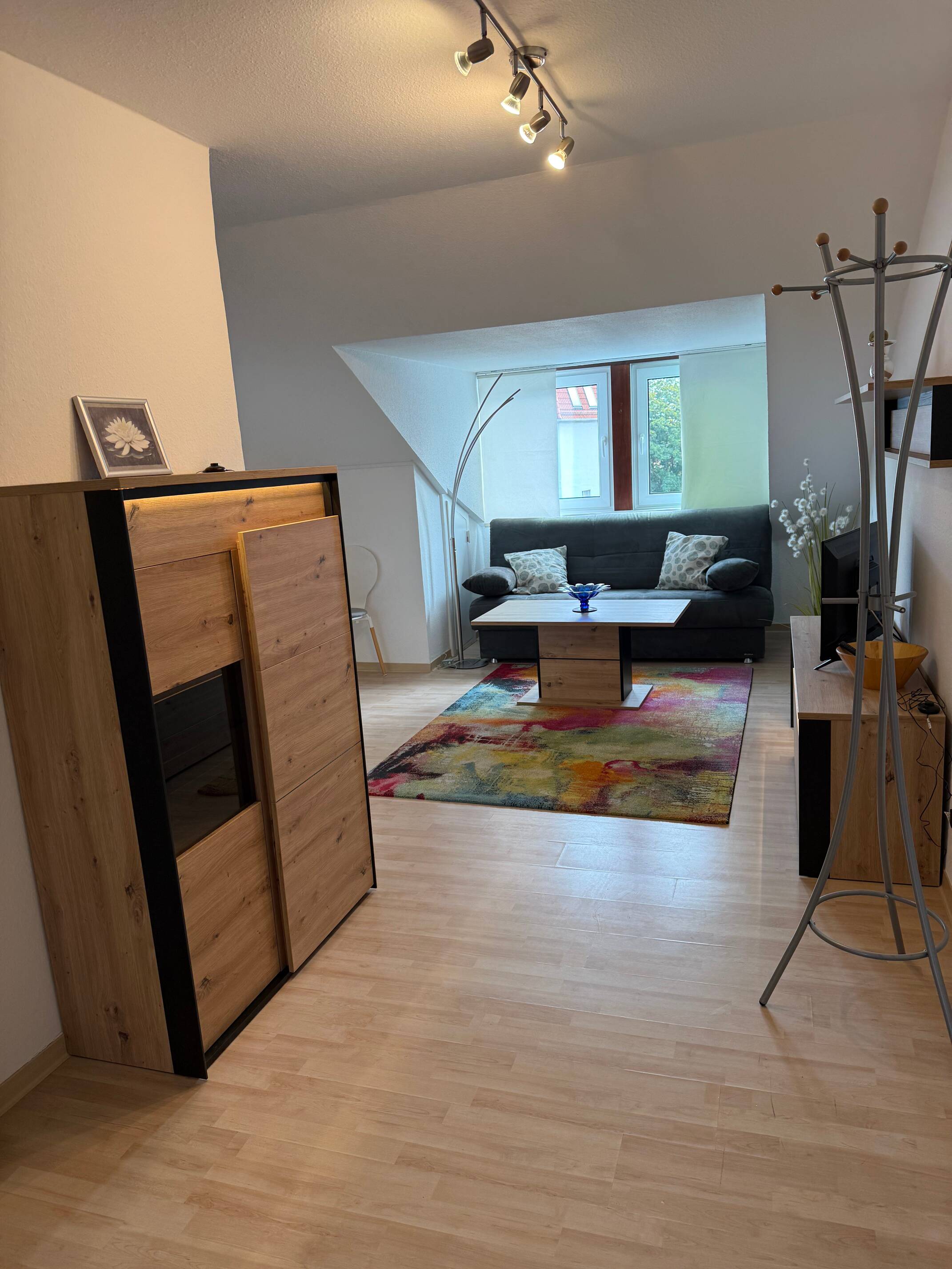 Modern möblierte 2-Zimmer-Wohnung nach aufwendiger Renovierung – zentral in Bremen-Mitte – 28195 Bremen – Vorschaubild 2