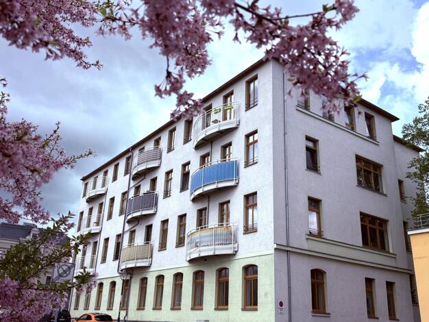 Wohnung zum Kauf 45.000 € 1,5 Zimmer 52 m² 2. Geschoss Robert-Müller-Straße 2 a Bahnhofsvorstadt Zwickau 08056