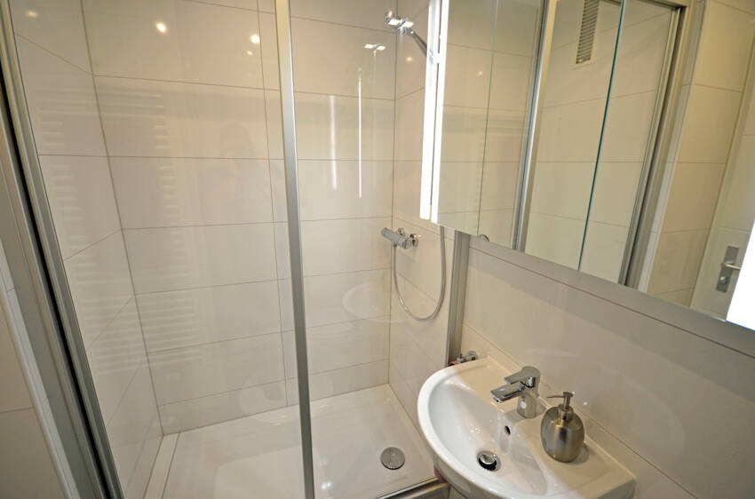 Property thumbnail 9