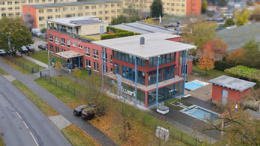 Sonstiges zum Kauf als Kapitalanlage geeignet 2.590.000 € 28 Zimmer 1.264,3 m² 3.240 m² Grundstück Hennigsdorf 16761