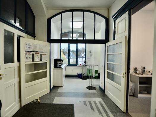 Bürogebäude zur Miete 615 € 5 Zimmer 120 m² Bürofläche Ostheimer Straße 43 Brakel Brakel 33034