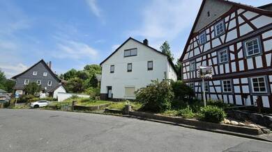 Haus zum Kauf 255.000 € 9 Zimmer 192 m² 1.820 m² Grundstück frei ab sofort Waltersdorf Rödental 96472