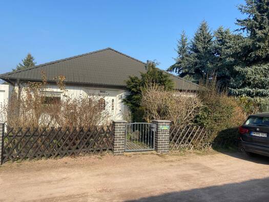 Einfamilienhaus zum Kauf provisionsfrei 329.000 € 3,5 Zimmer 150 m² 690 m² Grundstück Weidenweg 2 A Lieskau Salzatal 06198