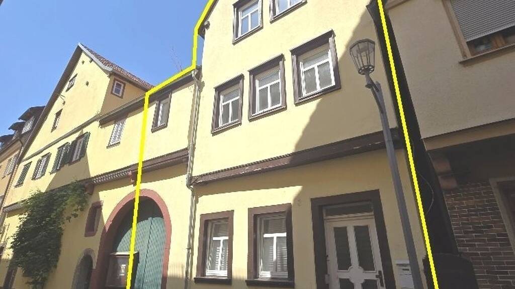 Stadthaus zum Kauf 225.000 € 5 Zimmer 132 m² 136 m² Grundstück frei ab sofort Karlstadt 97753