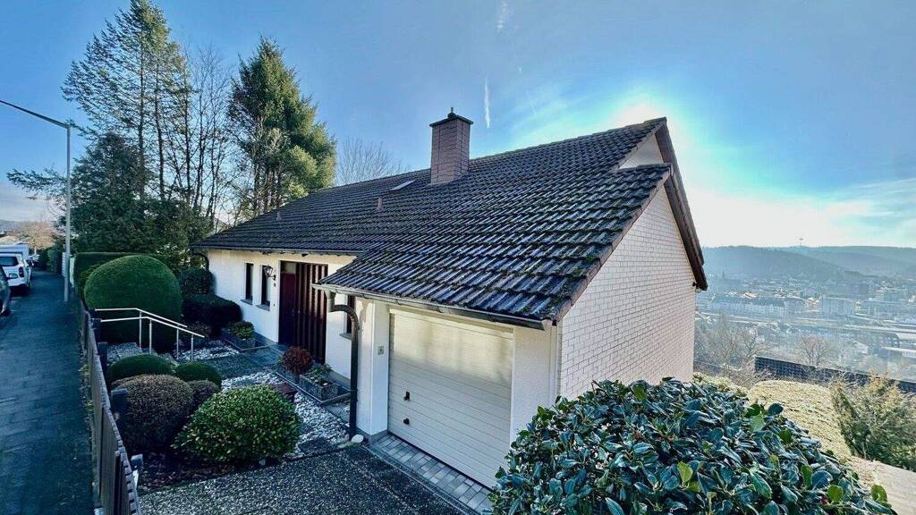 Einfamilienhaus zum Kauf 455.000 € 7 Zimmer 186 m² 559 m² Grundstück Siegen 57072