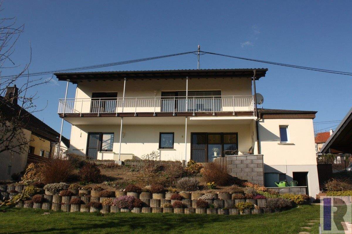 Immobilie in Hümmerich - Wohnen im Grünen - Einfamilienhaus mit großem Garten, Obstbäumen und Bachlauf - Bild 0