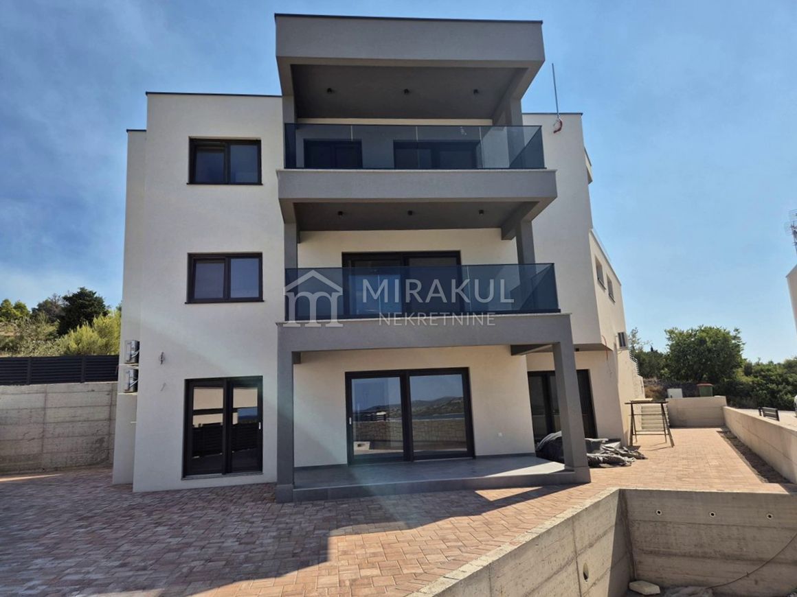 Haus zum Kauf 6 Zimmer 347 m²<br/>Wohnfläche Vodice center 22211