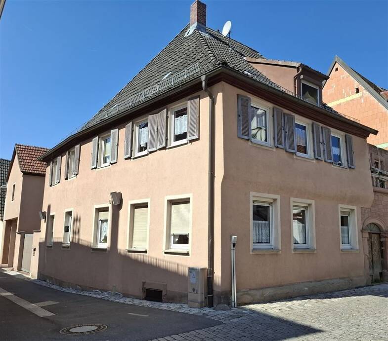 Mehrfamilienhaus zum Kauf als Kapitalanlage geeignet 249.000 € 7 Zimmer 196 m² 260 m² Grundstück Thüngersheim Thüngersheim 97291