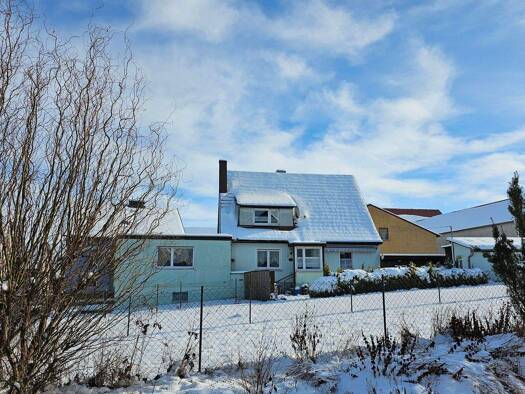 Einfamilienhaus zum Kauf 175.000 € 7 Zimmer 174 m² 728 m² Grundstück Riedenheim 97283